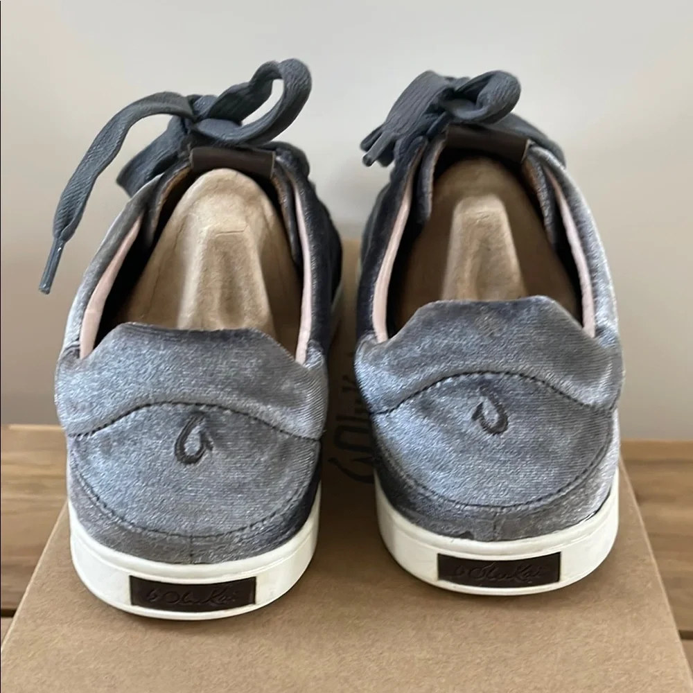 OluKai Pehuea Li Lanui Charcoal Velvet Sneakers Sz 8.5 - Picture 3 of 10